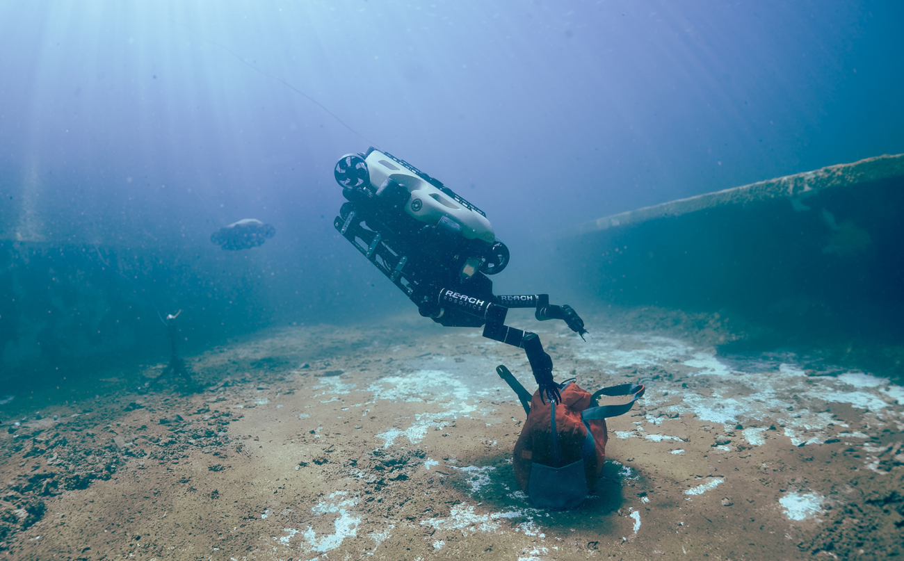 SRS FUSION portable hybrid ROV AUV for defense missions